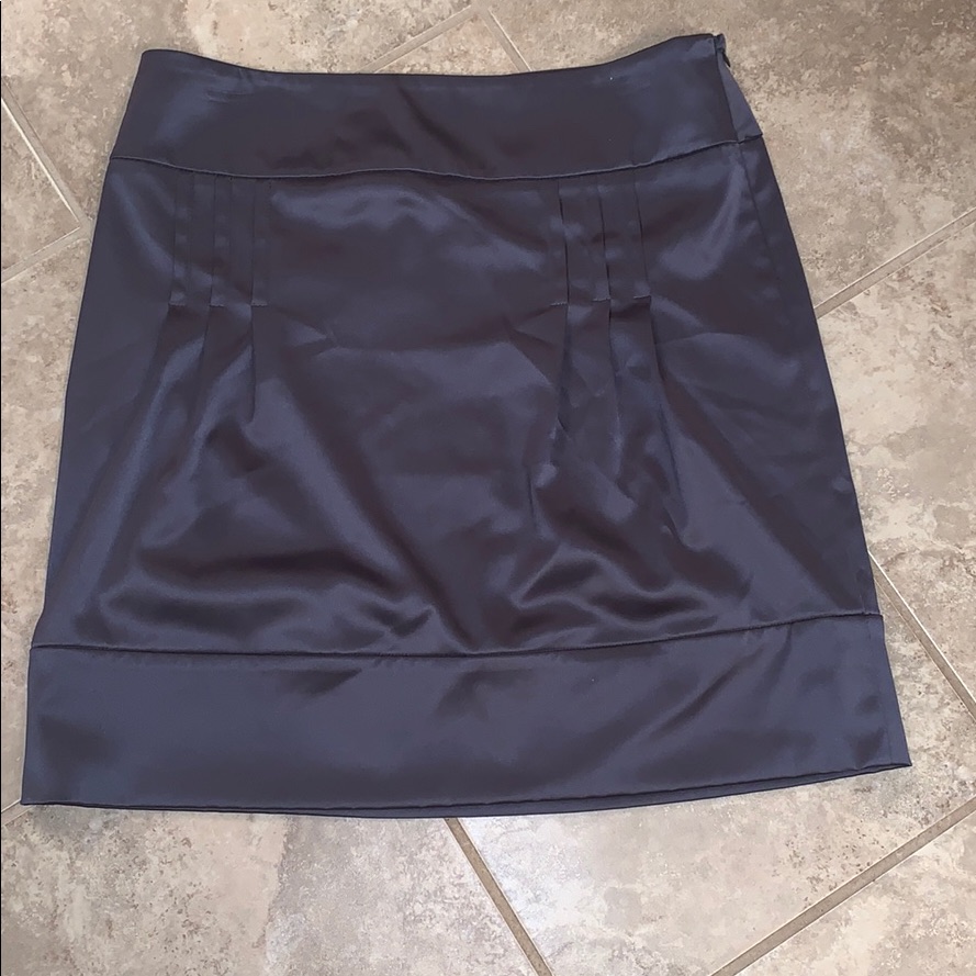 Apostrophe Stretch Gray Silky Skirt
